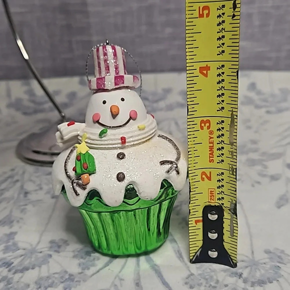 CUPCAKE ORNAMENT - Picture 6 of 6